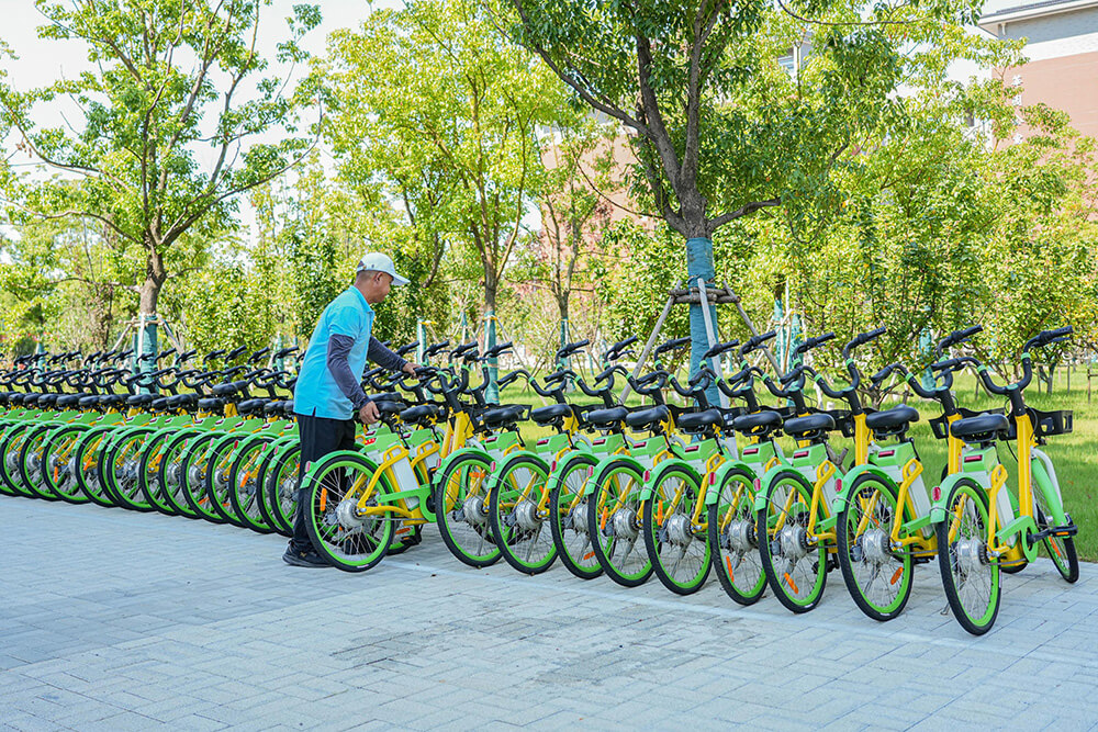 開(kāi)學(xué)護行，守師生安全