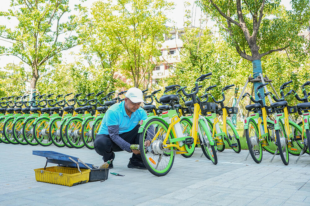 開(kāi)學(xué)護行，守師生安全